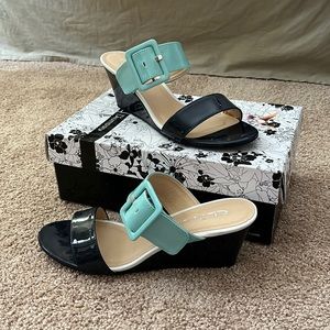 Chinese Laundry navy and turquoise patent look wedge sandals